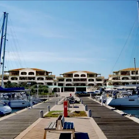 Airport-Port-Commercial Center-Veranda&Garden-60mq-Giallo Apartment